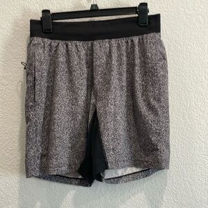 Lululemon T.H.E. Linerless 7" Shorts in Carbon Mist Alpine White Graphite Gray M